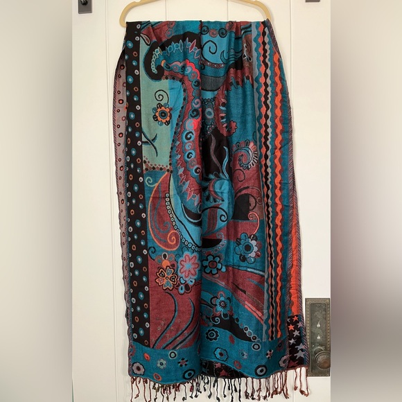 Multi-colored reversible Shawl - Picture 5 of 5